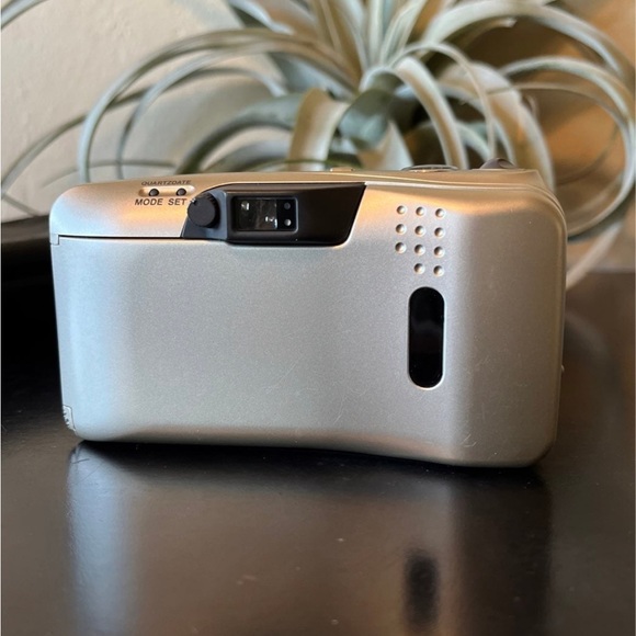 Vintage Olympus 35mm camera w/ original case - RARE! - Picture 6 of 12